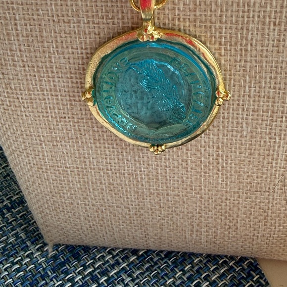 Gold and Aqua intaglio Necklace - Picture 3 of 4